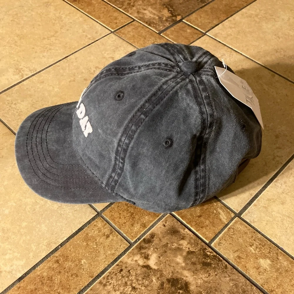 Game Day hat - Picture 2 of 7